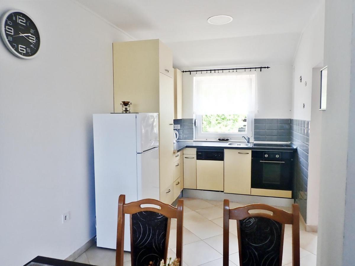 Apartment Maca Starigrad Paklenica Bagian luar foto